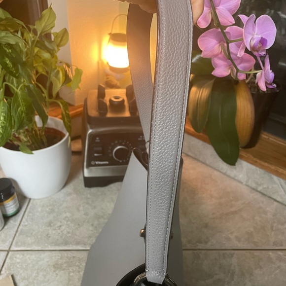 Coach Bucket Bag - Picture 6 of 7